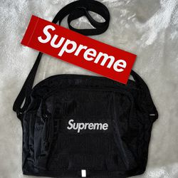 Supreme Side Bag SS19 for Sale in The Bronx, NY - OfferUp