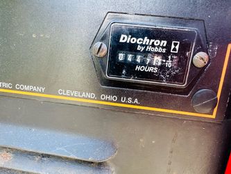 Lincoln Electric Welder with Cover and Cart
