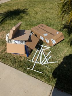 Junk & Trash 🚛🛋️🪞🪑