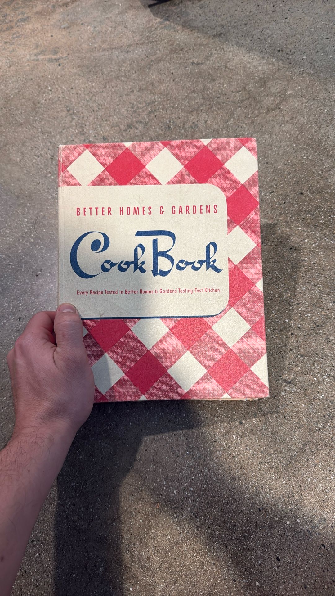 VINTAGE BETTER HOMES & GARDENS COOK BOOK 1946 7TH PRINTING