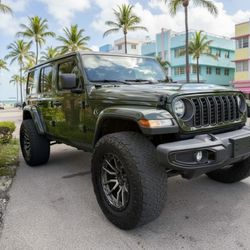 2021 Jeep Wrangler Unlimited Sahara High Altitude 