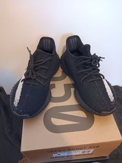 Yeezy Boost 350 V2 Black and and white