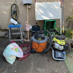 Todo Trabaja Bien Esepto Las Llantas Que Están Quebradas De La Máquina Pero Todo Bien 