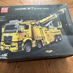 Mould King Road Rescue Tow Truck 17028