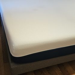 King size Bed  & bed frame ,no foundation Need It