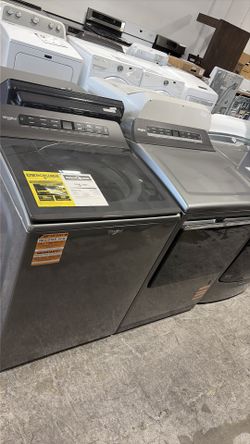 Whirlpool gas dryer and washer set