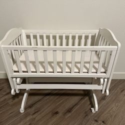 White Baby Crib That Rocks 