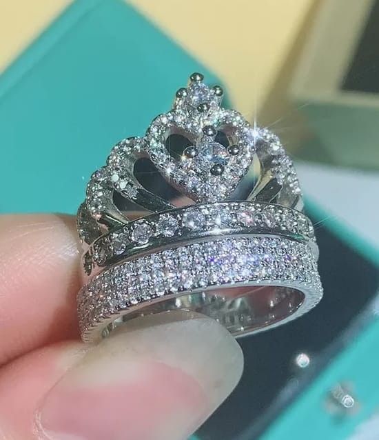 Wedding ring/engagement ring