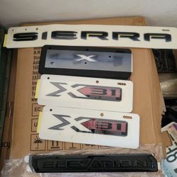 2019–2025 GMC Sierra Elevation Blackout Emblem Package