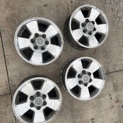 17 Inch OEM Rims With Hub Caps
