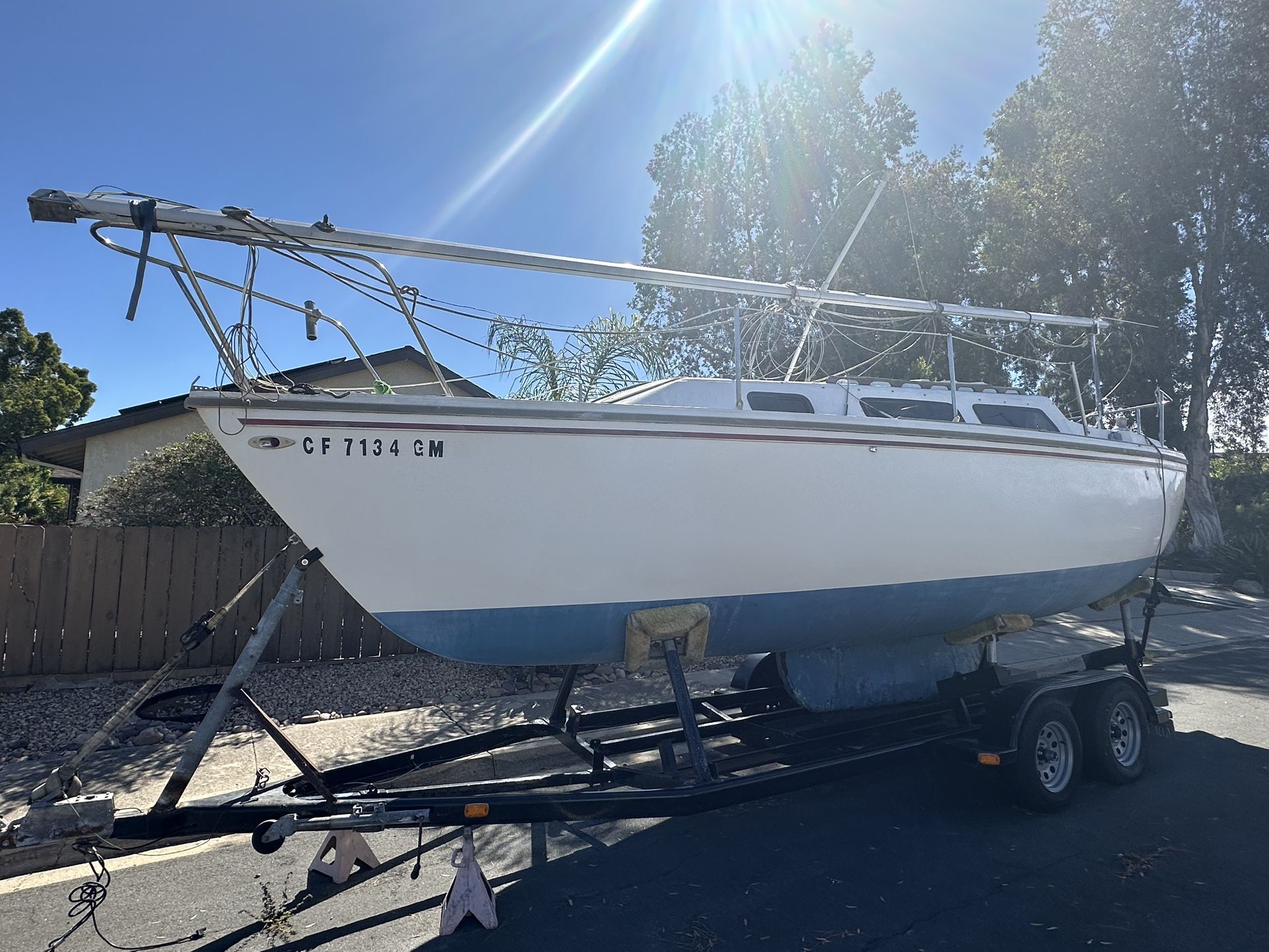 1979 Catalina 25. Swing keel.