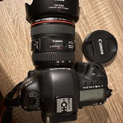 Canon 5D Mark IV With Canon EF 24mm-70mm 4.0L 
