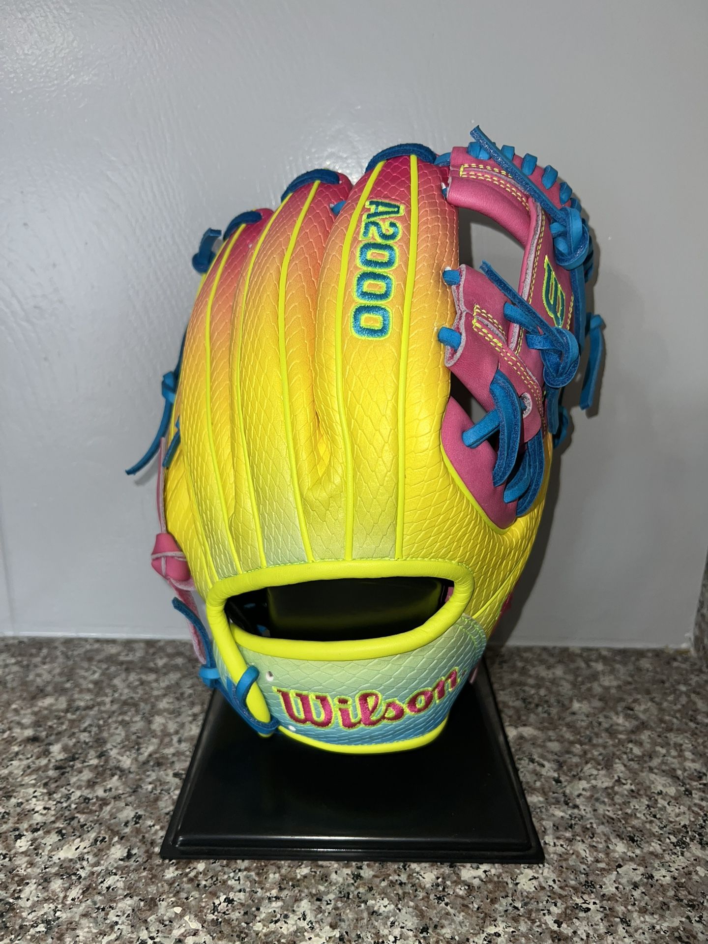 Wilson A2000 11.5” Infield Baseball Glove