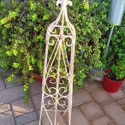 $15 Wrought Iron Garden Topiary Flower Trellis Plant Climber 29" Tall 