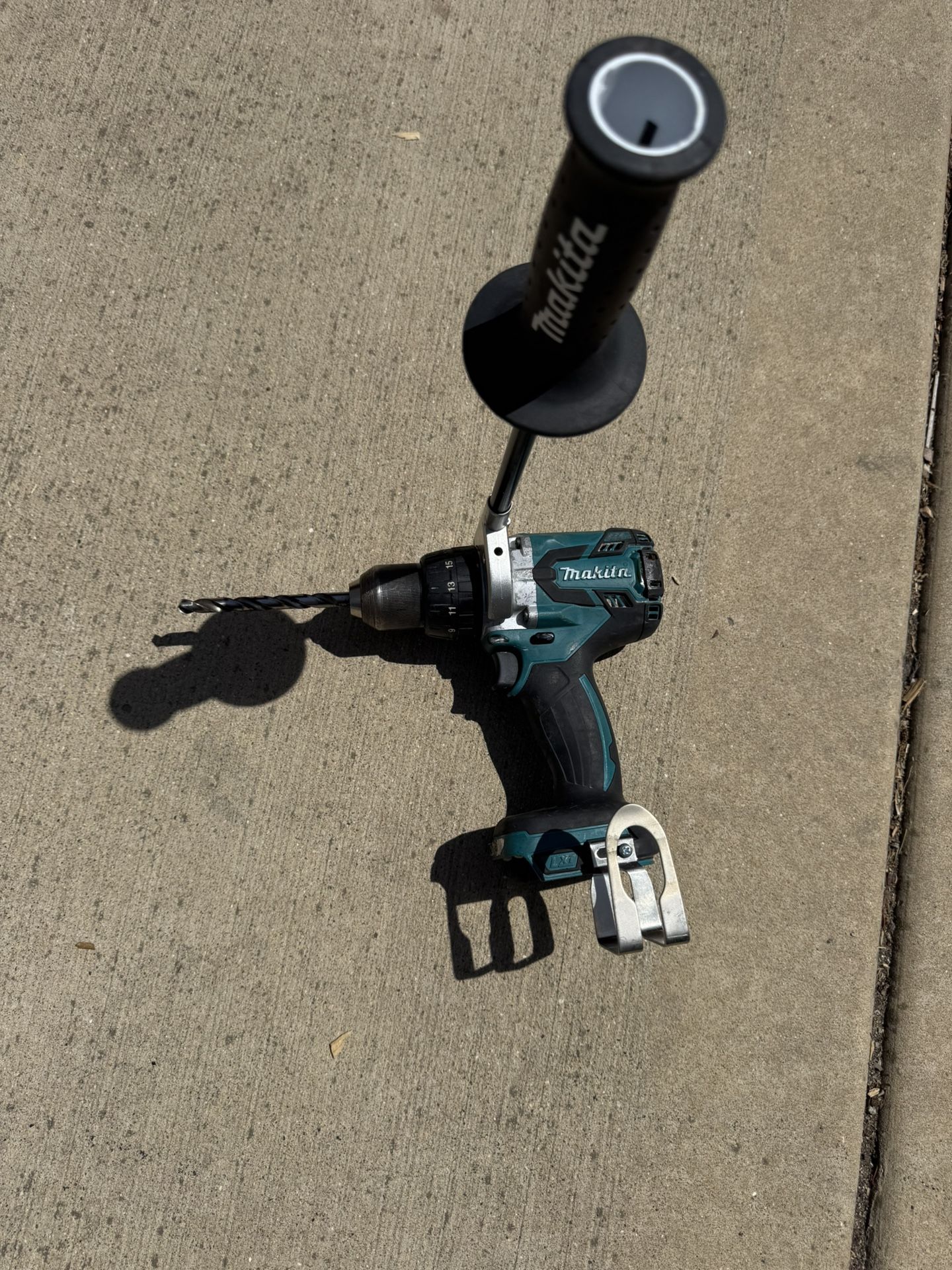 Makita Drill/driver With Attachment