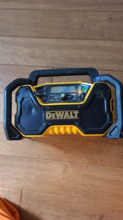 Dewalt Compact Cordless Bluetooth Radio 12/ 20v  # 62