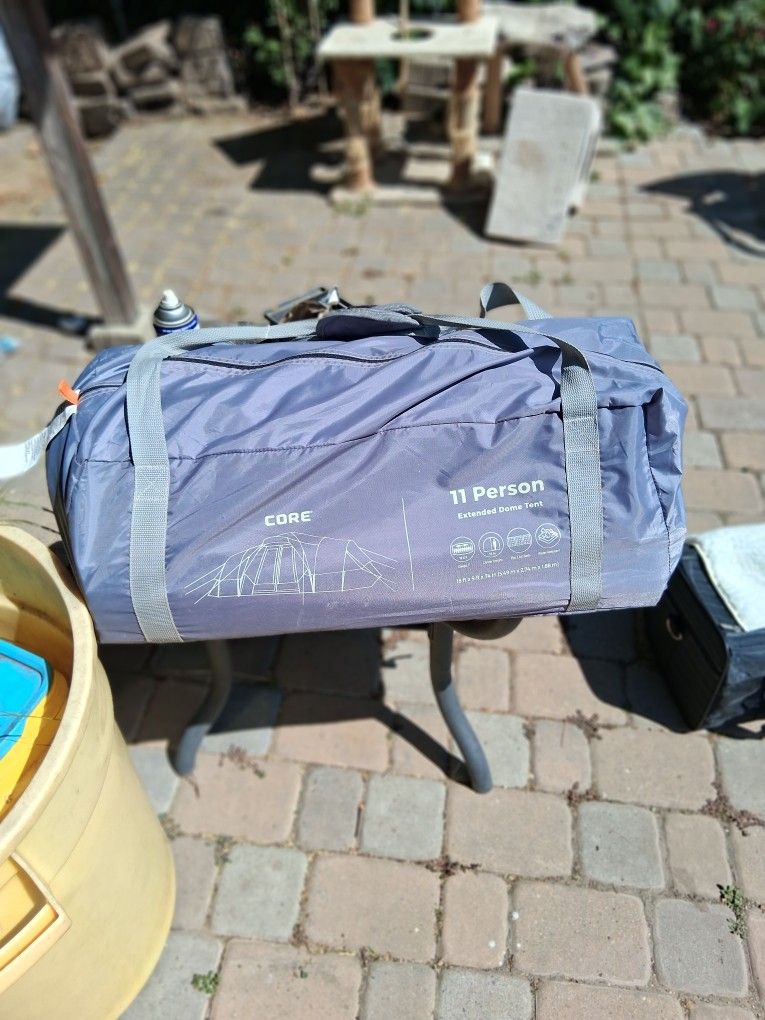 Core 11 Person Tent