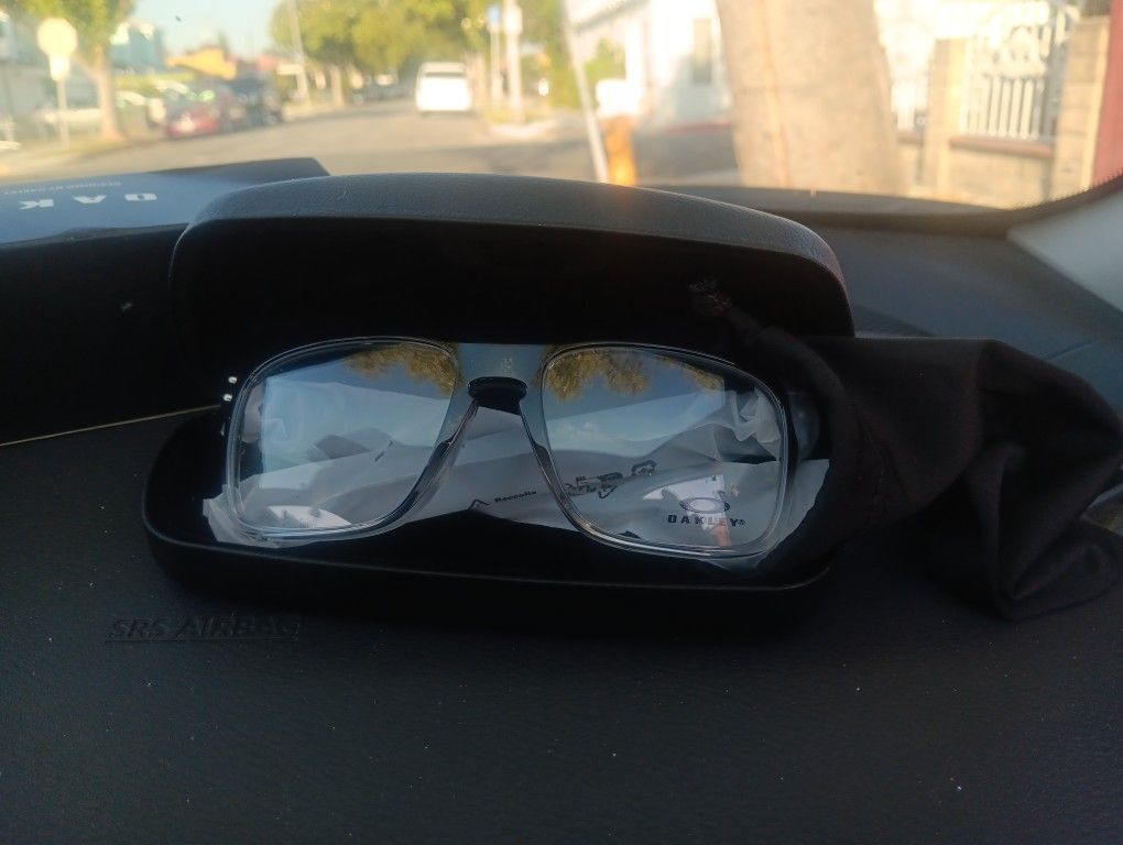 Oakley Frames Brand New Never Worn With Demo Lens