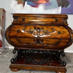 Solid Wood Accent Chest / Dresser
