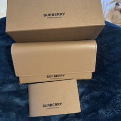 Burberry Sunglasses Case 