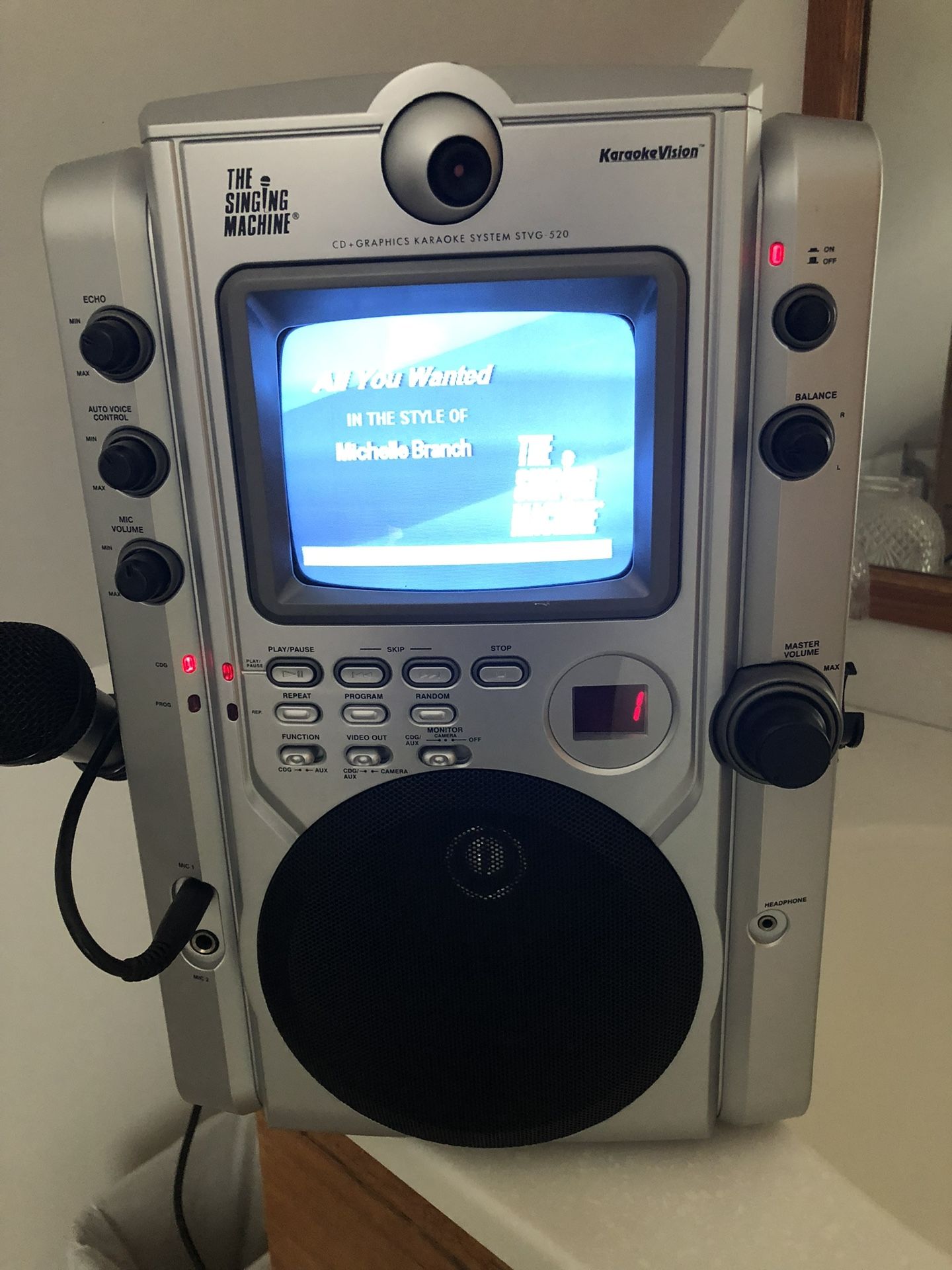 The Singing Machine STVG-520