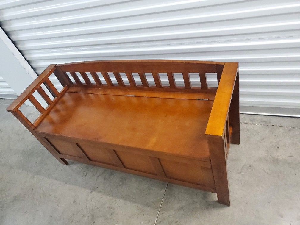 Coaster Fine Furniture Storage Bench
((L48 X W17 X H 25.5 ))