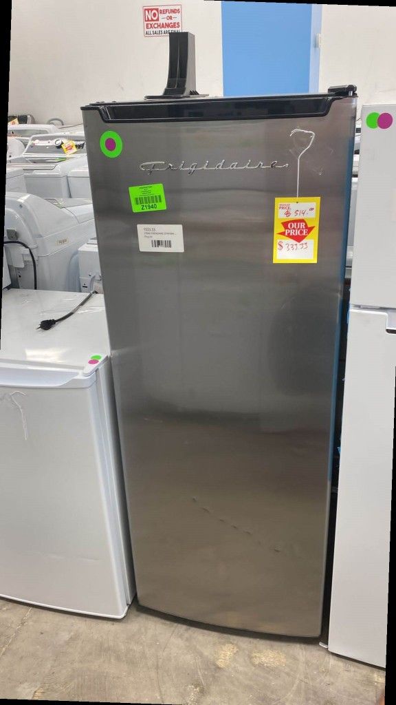 FRIGIDAIRE EFRF694 6.5 cu. ft. Upright Freezer