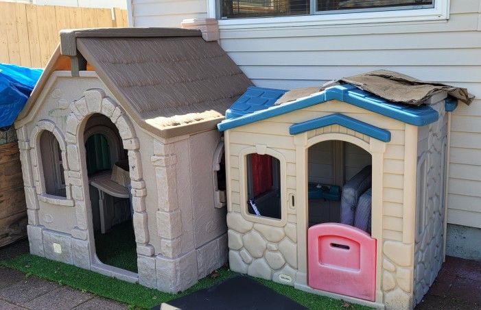 Little Tykes play Houses PENDING PICK-UP