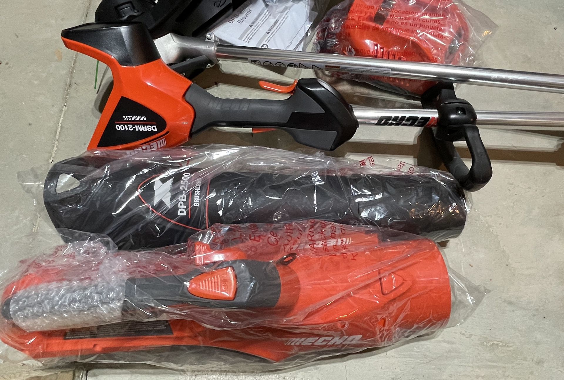 Echo Combo String Trimmer And Leaf Blower New With Charger And Battery 