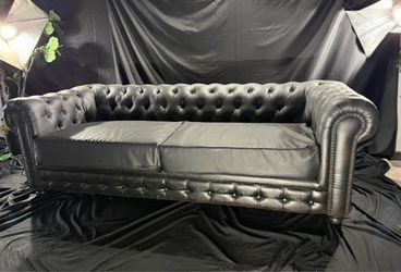 Black Leather Chesterfield Sofa