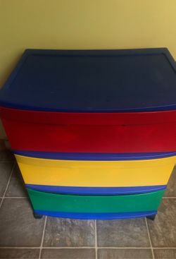 Three drawer chest on wheels
