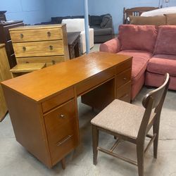 Nice Wooden Desk and Chair Set (delivery available, see details)