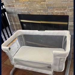 SWADDLE ME BASSINET 