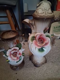 VINTAGE VASE SET