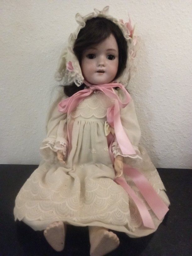 Antique Handwerck Bisque Doll