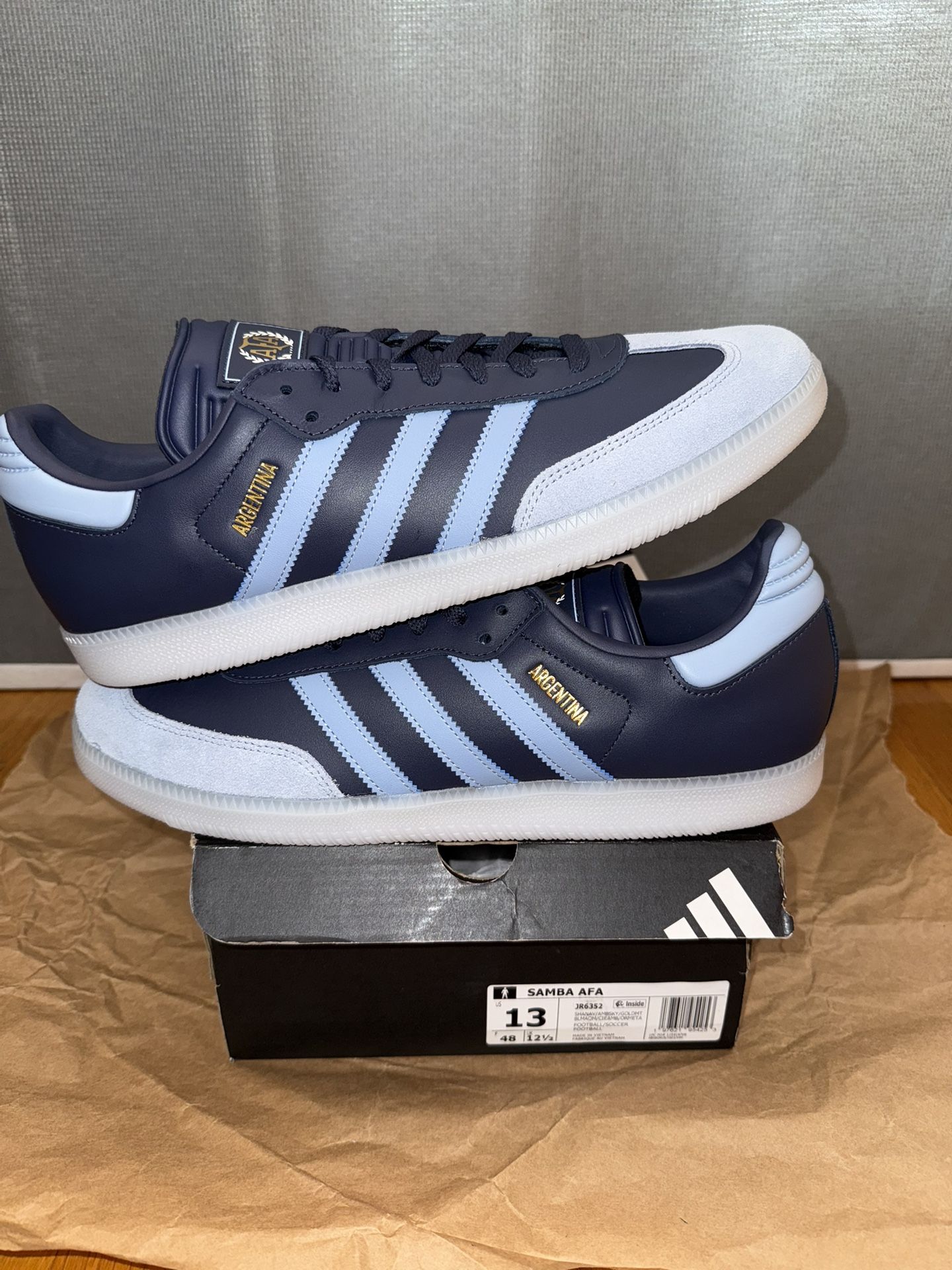 Adidas- Samba (LE Argentina)- Size 13M- BRAND NEW