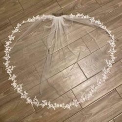 Fingertip Length Veil