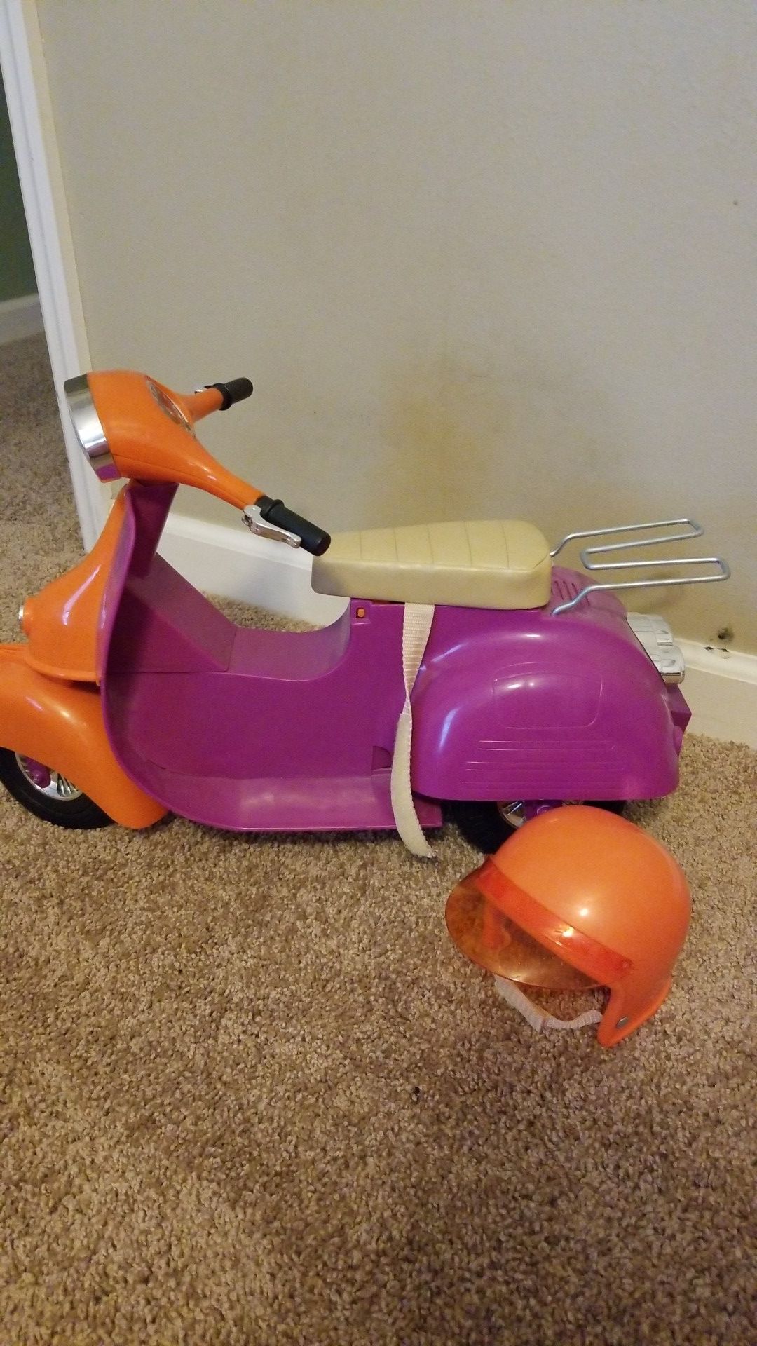 18" Baby doll scooter w/helmet