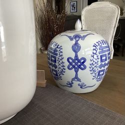 Vintage lidded double happiness ginger jar