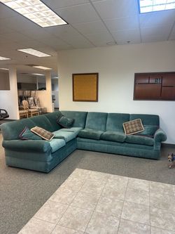 Large L-Shaped Sectional Sofa / Couch – $500 OBO