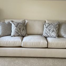 Sofa, White Color, Sofa Bernhardt, Germain sofa from Mathis Brothers store. 36H" x 93W" x 41D"  Perfect condition !