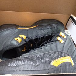New Jordans Retro 12  Shoe 5 1/2 Black And Yellow Gold 