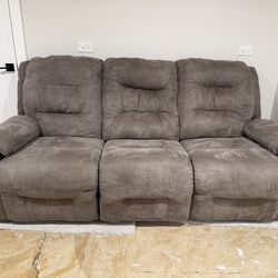 Power recline sofa and love seat w/ cup holders