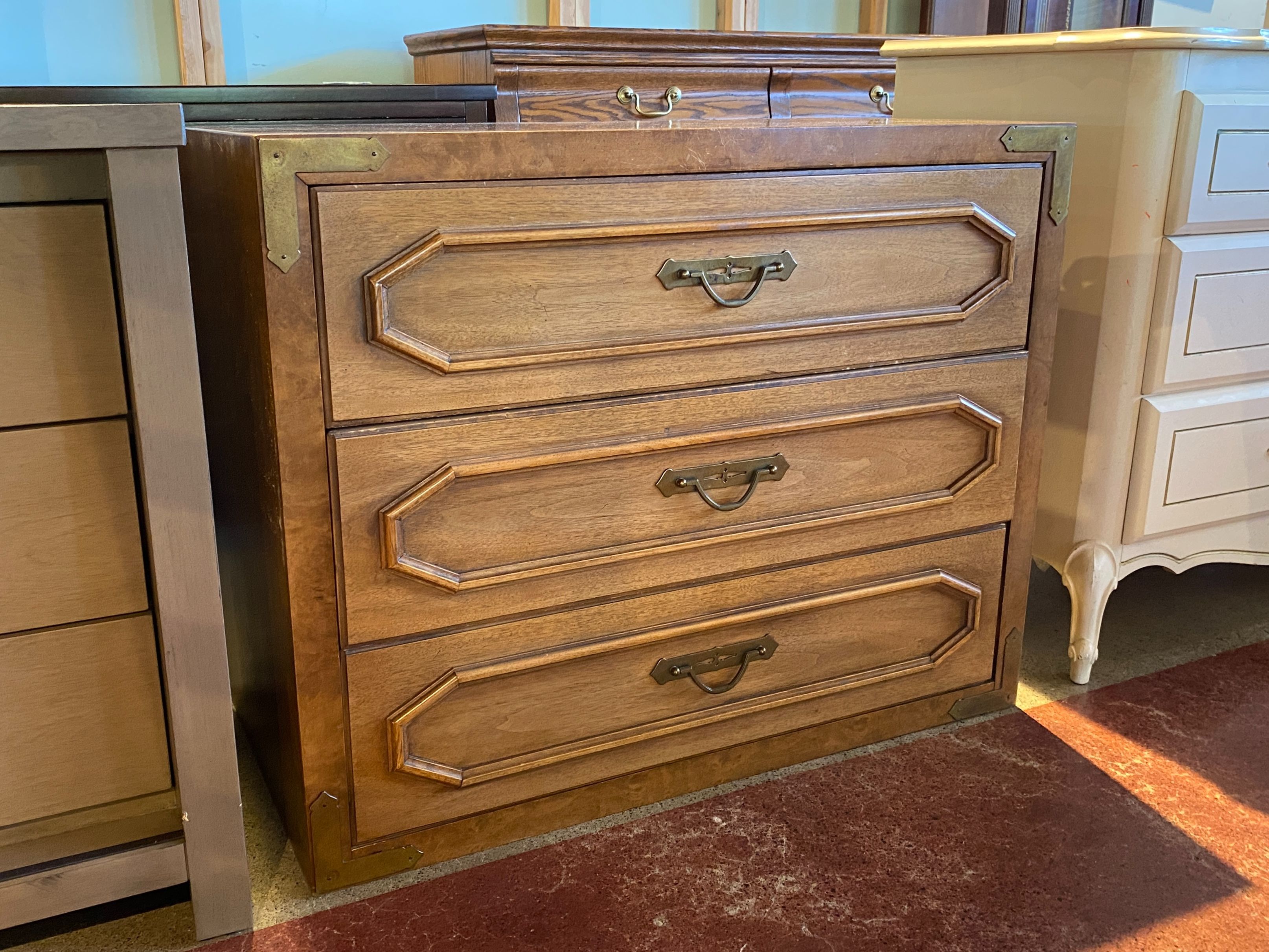 THOMASVILLE Low Side Dresser