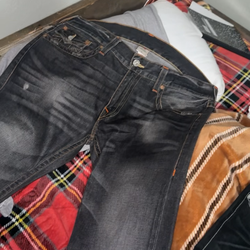 4 PAIRS OF TRUE RELGION VINTAGE BOOTCUT JEANS