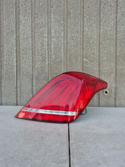 2017 2018 2019 Hyundai Genesis G90 Tail Light Right Passenger Side RH Original Used OEM 