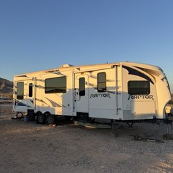 2012 Keystone Raptor-30FKS