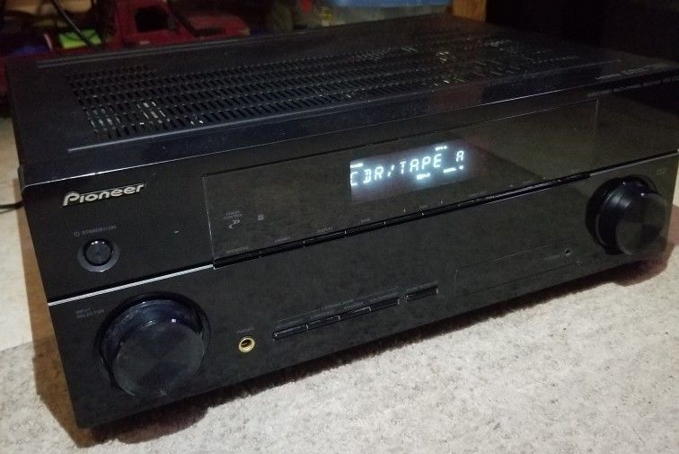 Pioneer 5.1 Surround sound Vsx520 receiver.
