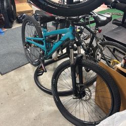 Diamondback Atroz Mountain Bike