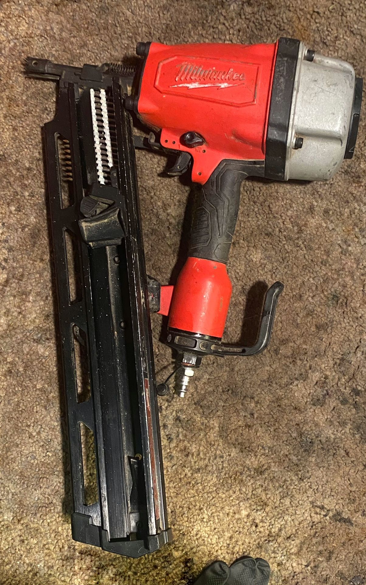 Milwaukee 7200-20 - 3-1/2 inch Round Head Framing Nail Gun